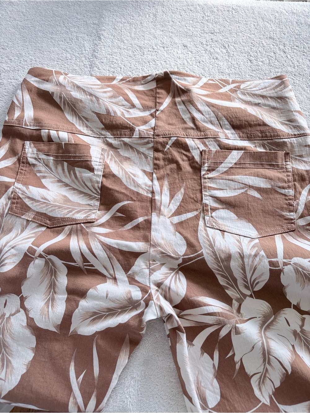 New Joseph Ribkoff Palm Trendy Pull On Capri Brown / White Tropical Pants Sz 12 - Picture 8 of 11
